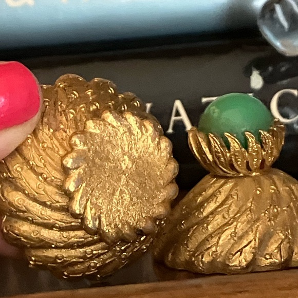 Vintage Florenza Gold Tone Trinket Box With Faux Green Stone - Picture 6 of 8